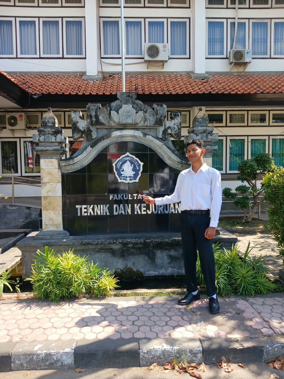 Foto Gede Juni Artama